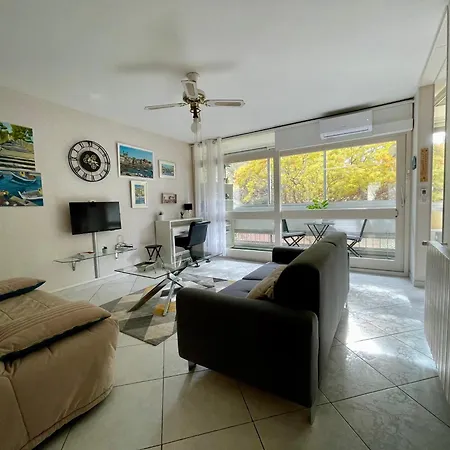 شقة T2 Lumineux Pres Des Thermes, Calme Et Confort, 2 Etoiles, Avec Balcon Et Parking - Fr-1-503-71 *