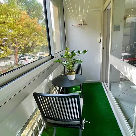 Apartment T2 Lumineux Pres Des Thermes, Calme Et Confort, 2 Etoiles, Avec Balcon Et Parking - Fr-1-503-71 Balaruc-les-Bains