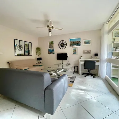 T2 Etoile Pres Des Thermes, Climatise Avec Parking - Fr-1-503-71 شقة بالاروك ليه بان